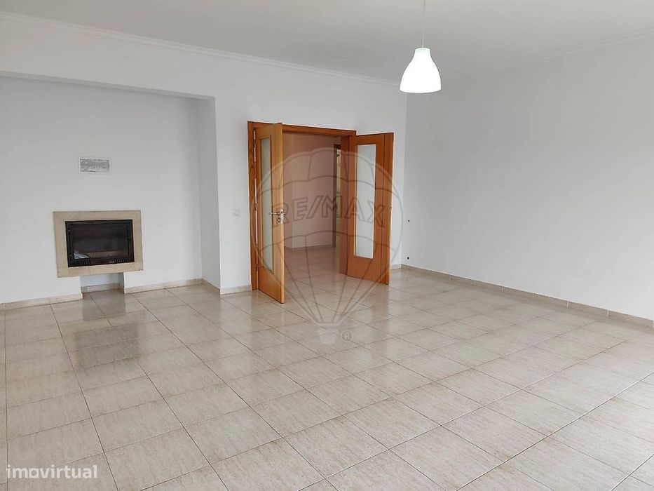 Apartamento T2 para venda — Azambuja, Lisboa