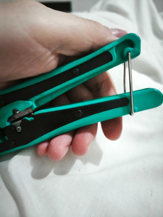 Alicate de cravar fichas modulares