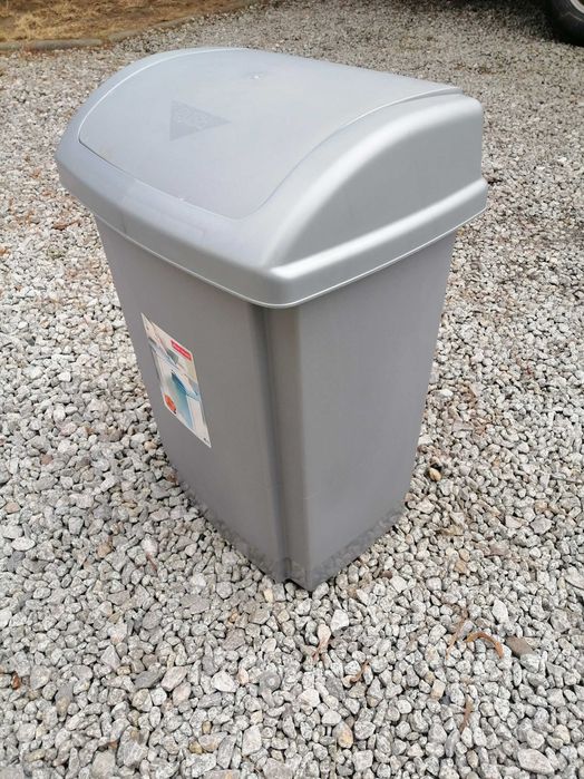 Kosz pojemnik na śmieci nowy Plast Team Swing nie używany 40 litrów
