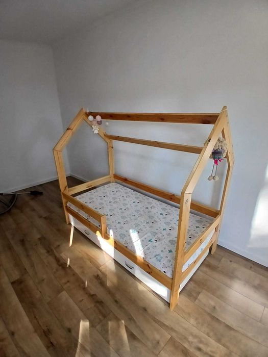 Łóżko dziecięce domek – bardzo dobry stan
