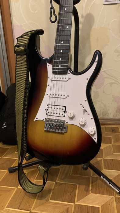 Продам электрогитару Parksons