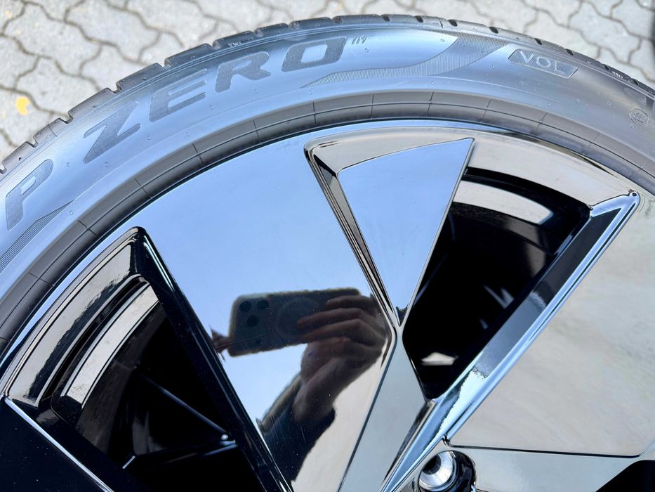 Alufelgi VOLVO XC40 R-Design Oryginalne Czarne 20 Letnie NOWE