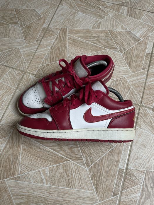 Кроссовки The Air Jordan 1 Low  Cardinal Red Gold