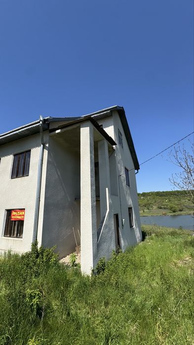 Будинок, м. Заставна ,202м2, після будівництва,2 поверхи