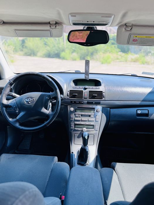 Продам Toyota Avensis 2003 року 2.0 D4D
