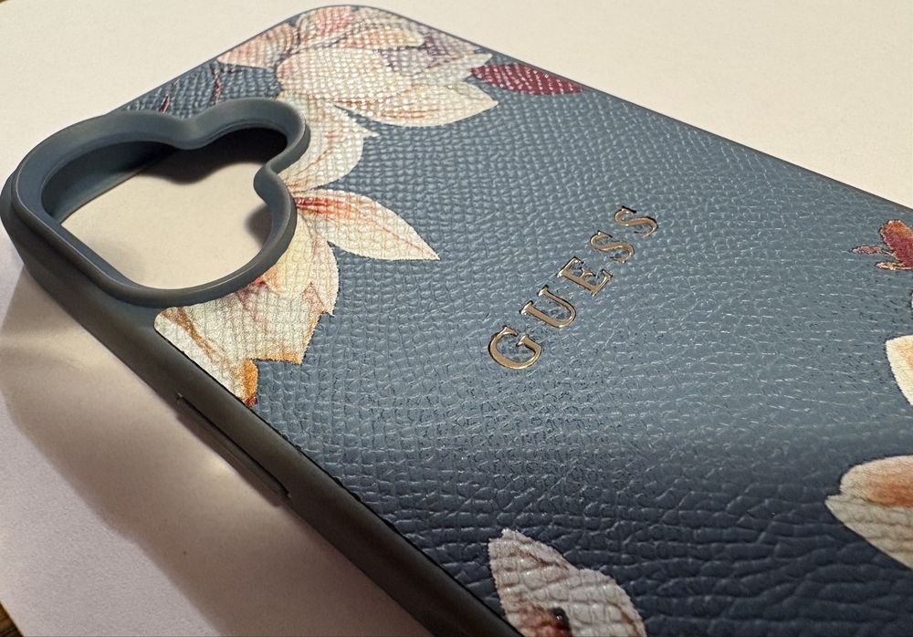 Etui Guess Iphone 16