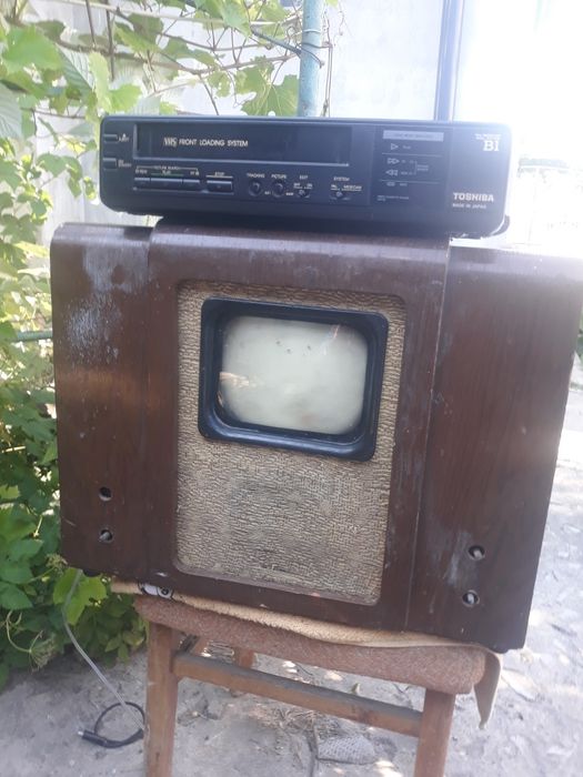 Телевізор КВН-49 та відео-плейр касетний Toshiba