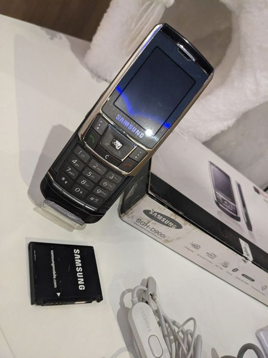 Мобильный телефон Samsung SGH-D900i в полном комплекте идеальный: 1 560 ...