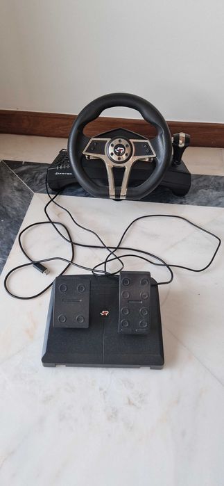Volante para PS4 e pedais