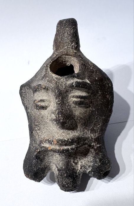 Antiga lamparina de azeite / lucerna com cara em cerâmica