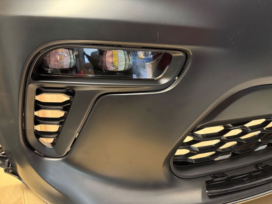dodge durango 21- srt zderzak przód nowy