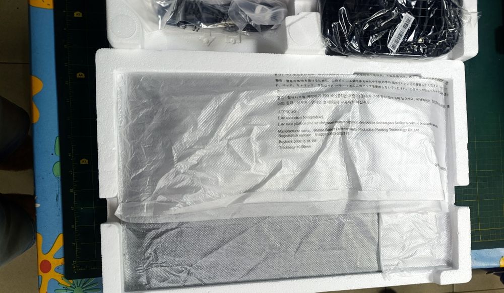 Монітор 22 дюйми 22B2H безрамочний