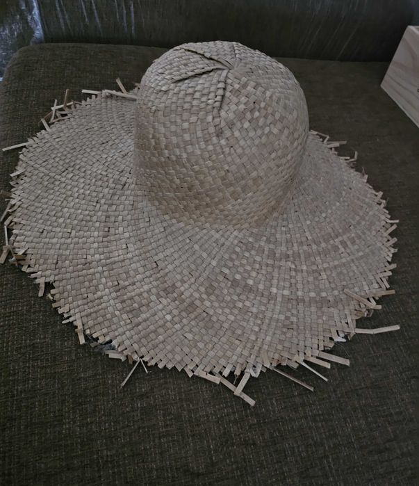 Chapéu de palha rústico