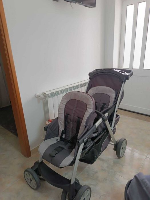 Carrinho gêmeos chicco