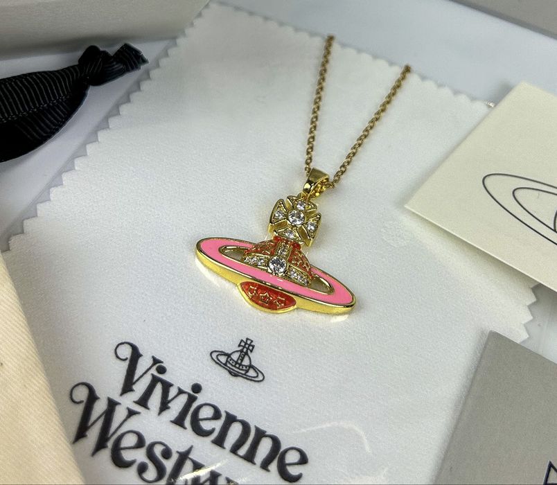 Підвіска Vivienne Westwood