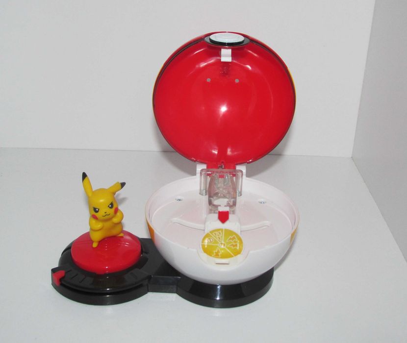 Pikachu M + Fast Ball Pokémon Surprise Attack Game, SA5