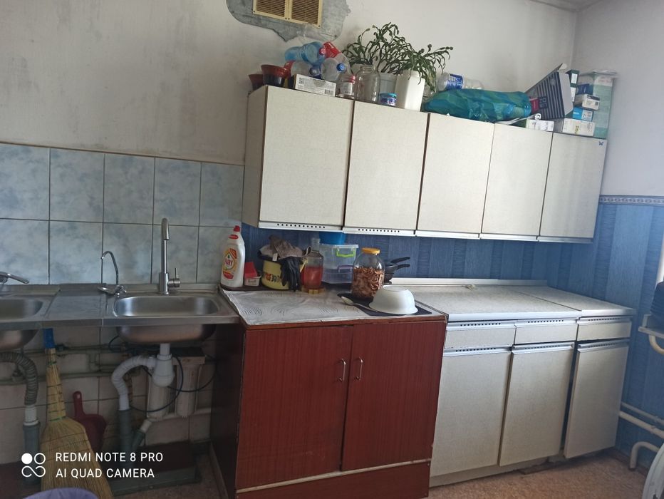 Продам гуртожиток на польовій