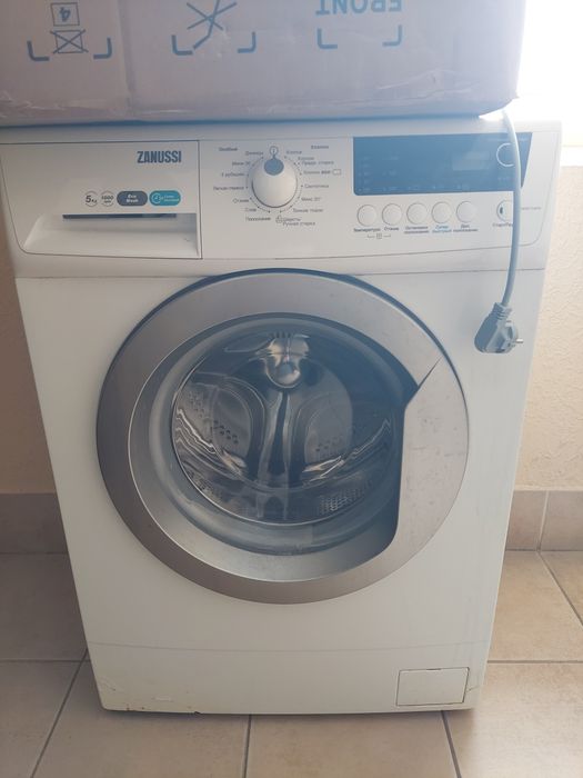 Пральна машина Zanussi автомат, потребує ремонту