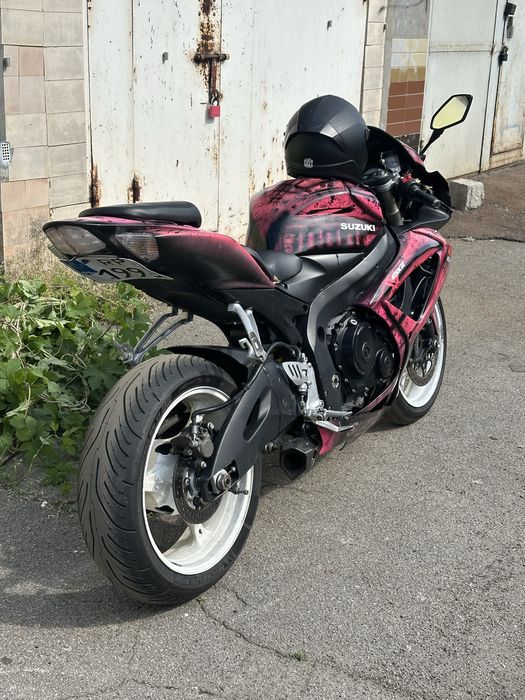 Продам мотоцикл Suzuki gsx-r 600