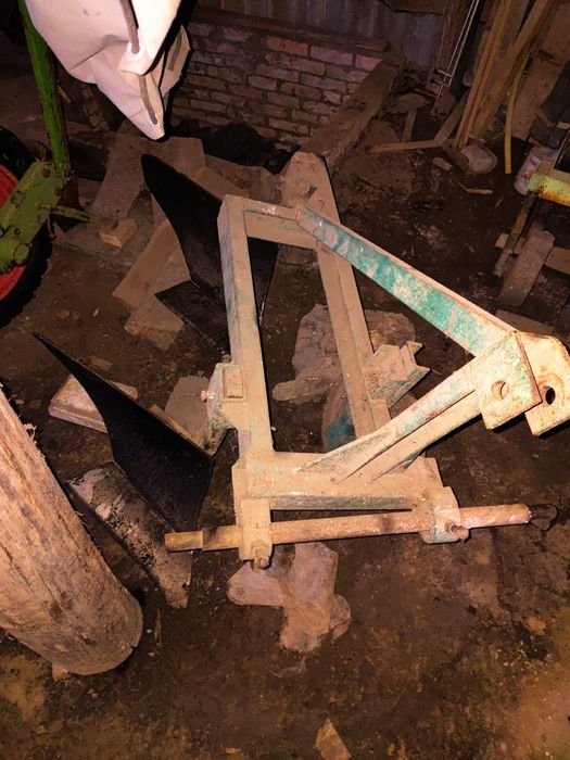 Продам плуг до т-25