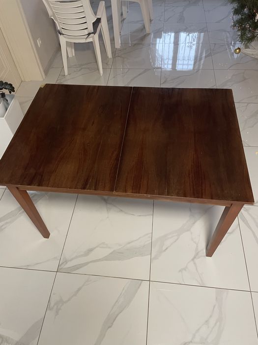 Стол обеденный