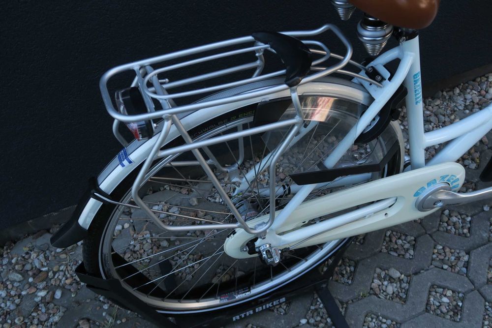 Holenderski rower miejsko turystyczny biała Gazelle Esprit r.49 28 Nexus