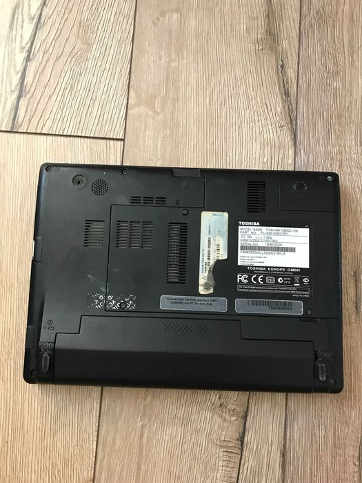 Laptop Toschiba NB500