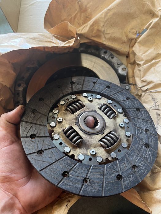 Продам щеплення  Mitsubishi Lancer 9 1.6