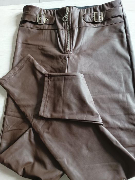 Spodnie leginsy z Eco skóry