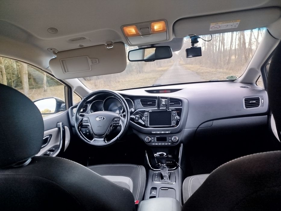 Kia Cee'd Sw 1.6 CRDI AUTOMAT świeżo po serwisie olejowo filtrowym