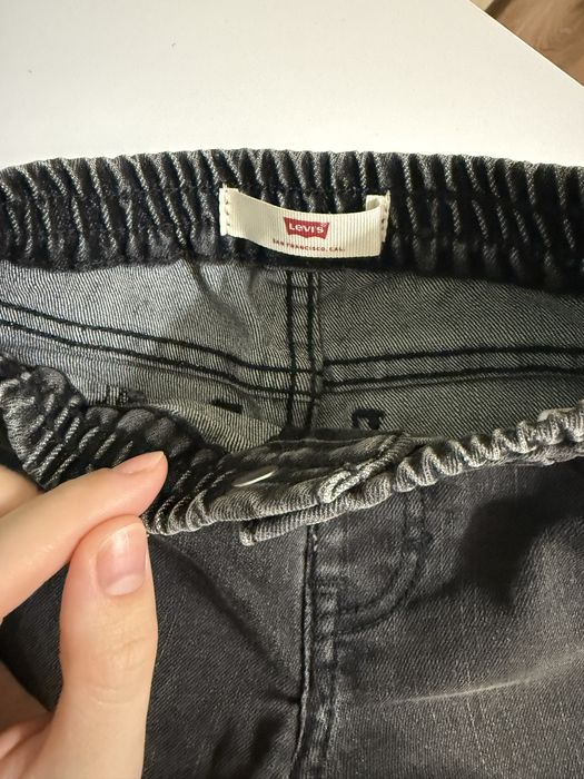 Джинси  Levi’s на 6м