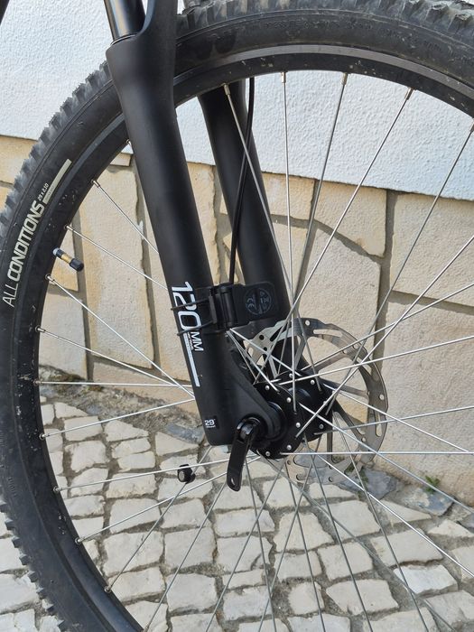 Bicicleta BTT ROCKCRIDER com dupla suspenção
