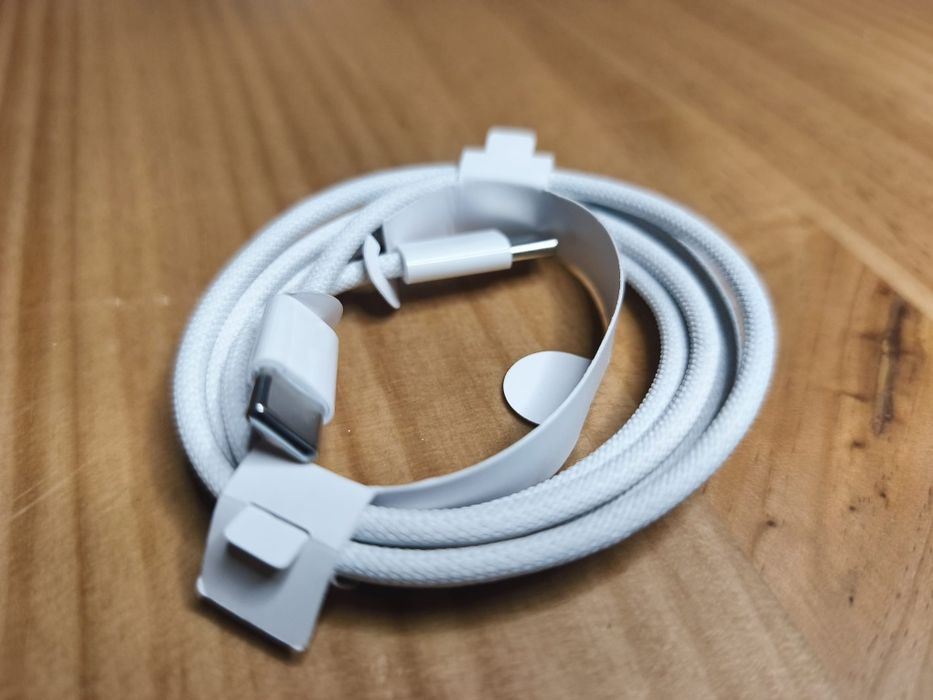 Cabo USB-C para USB-C 60W Entrançado (1m) - Novo
