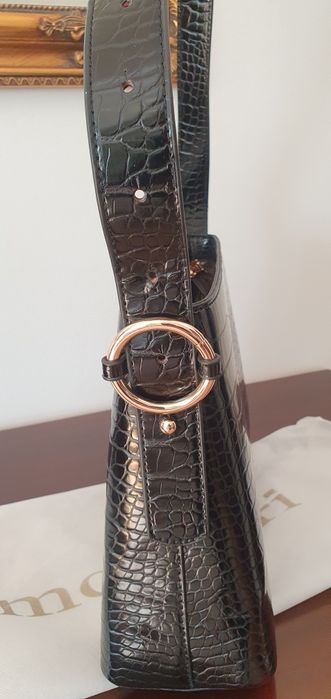 Czarna lakierowana torebka Monnari