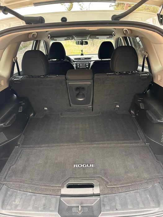 Nissan Rogue 2017 року