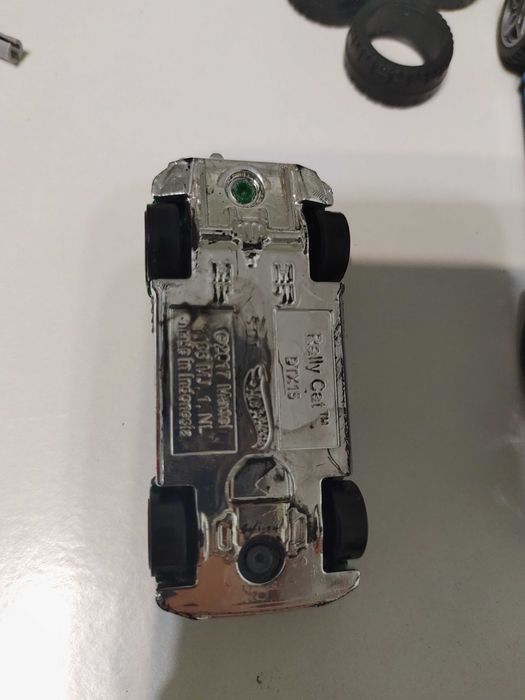 Машинки з конструктора Qman та Hot Wheels