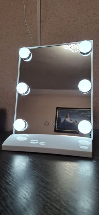 Дзеркало з led- підствіткою
