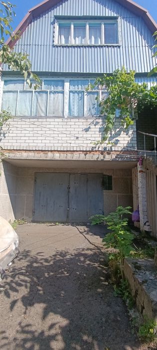 Продається будинок в  5 км від Житомира.