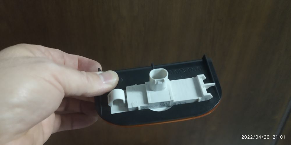 4 farolins de mínimos laterais em led com suporte e cabo(novos)