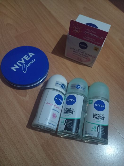Zestaw nowych kosmetyków Nivea 5 sztuk, 3x roll on i 2x krem