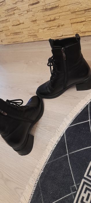 Кожаные ботиночки на девушку 38 размер Турция