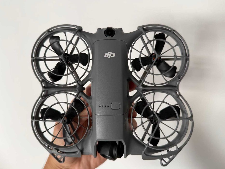 Drone DJI Neo 2 com baterias e hub