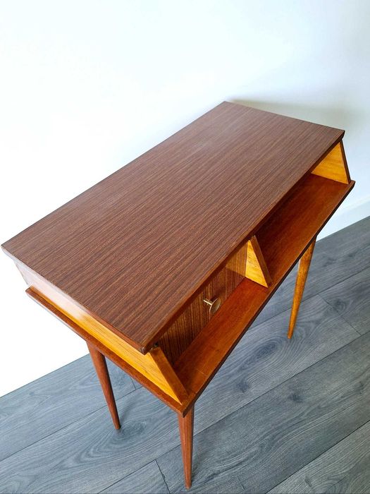 MESA TELEFONE / APOIO VINTAGE ( Anos 60/70). Side Table