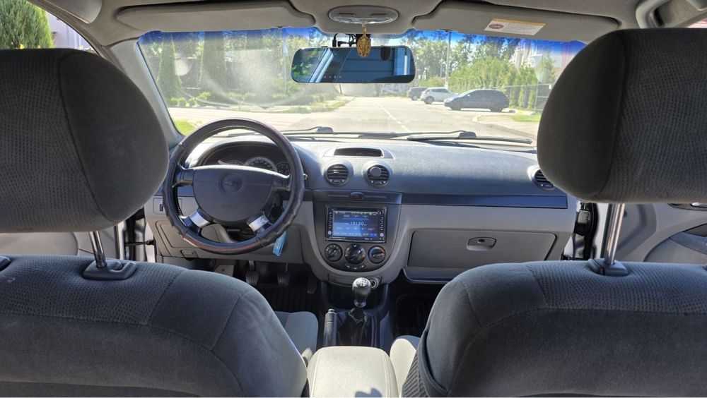 Машина Chevrolet Lacetti