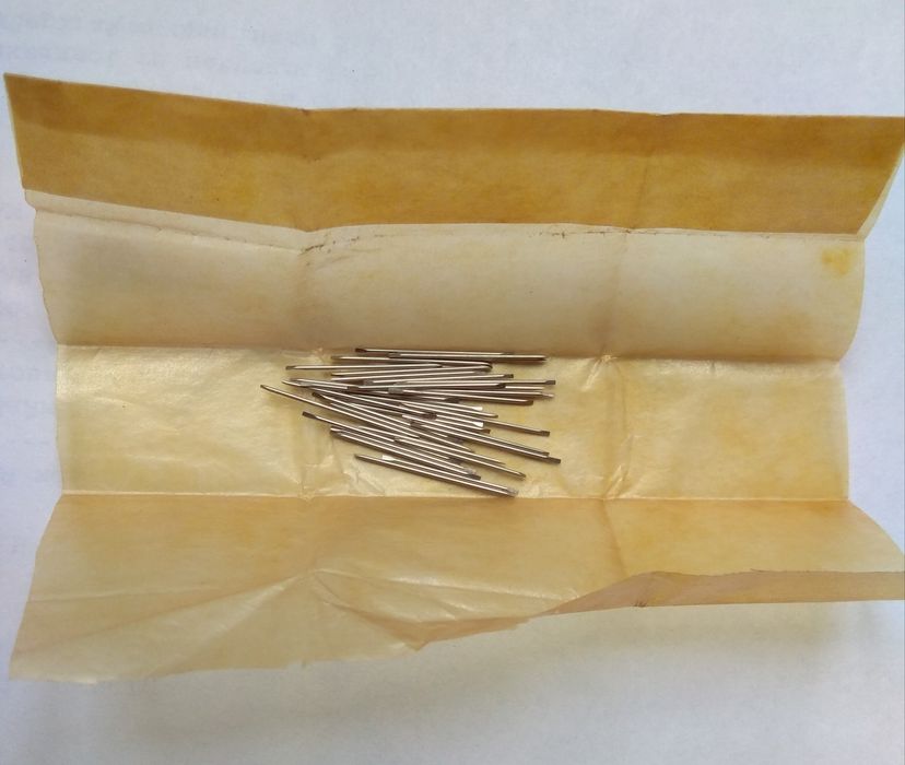 Жала для часовых отвёрток диаметром 0.5 и 0.6 мм.