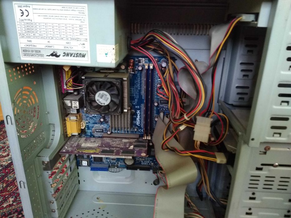 Obudowa komputera MUSTANG midi tower, używana, stan dobry