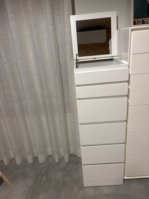 Comoda branca do IKEA