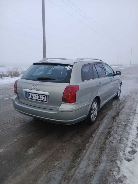 Продаж Toyota Avensis
