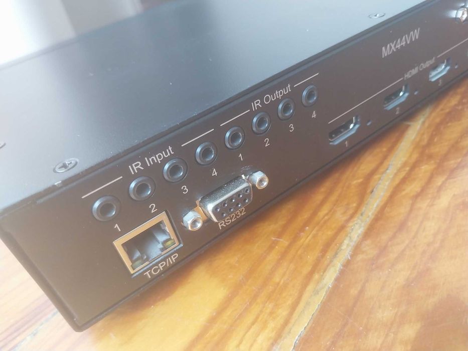 Blustream seamless 4x4 hdmi/vga switch. Sem o comando original