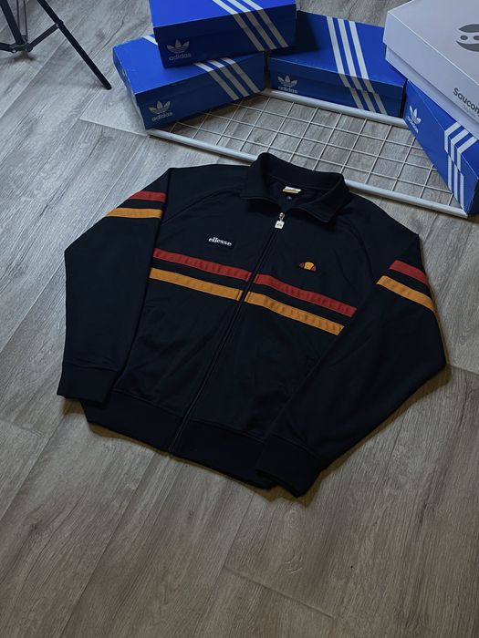 Олімпійка "Ellesse"